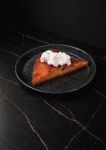 Kaymak eşliğinde ekmek kadayıfı